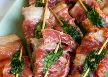 Ricette italiane tradizionali di carne ossobuco e saltimbocca